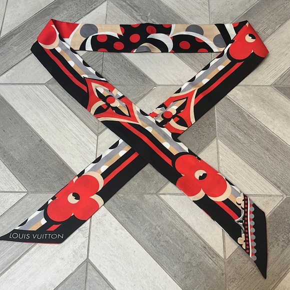 Louis Vuitton Silk Pop Monogram BB Bandeau in Red - Picture 5 of 7